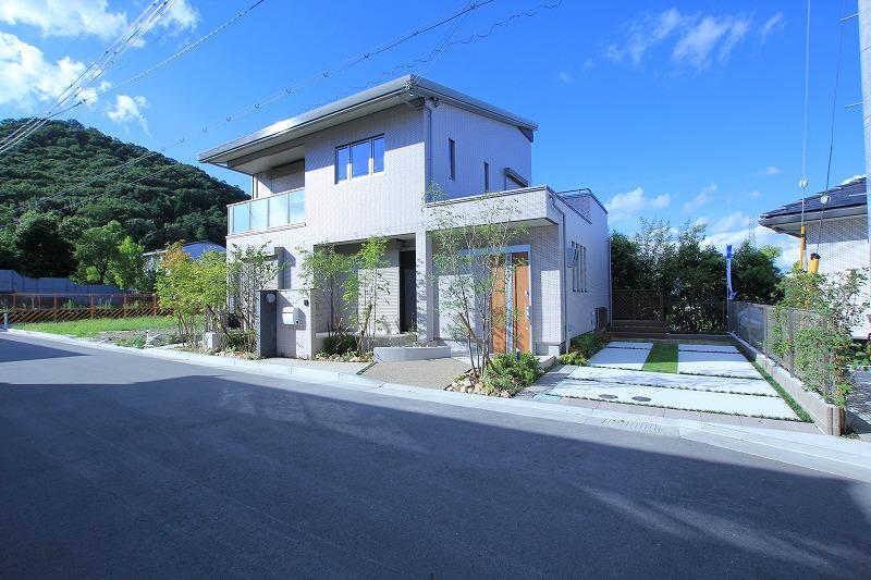 Local photos, including front road. Local (September 2013) Shooting