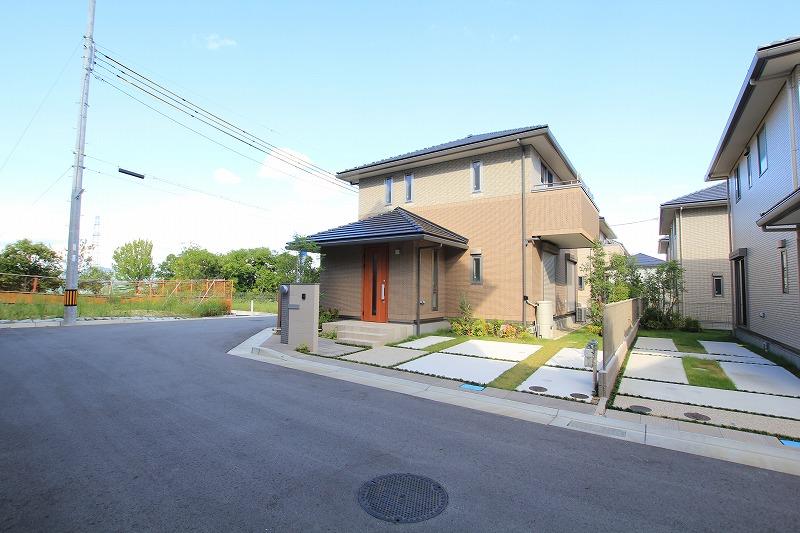 Local photos, including front road. Local (September 2013) Shooting