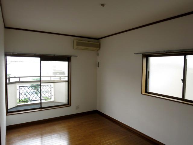 Non-living room. Second floor south Western-style 7.5 Pledge