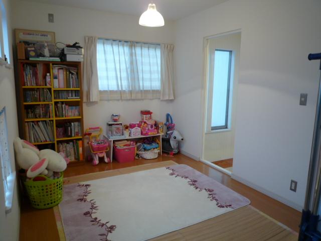 Other introspection. Second floor Western-style about 7.5 Pledge