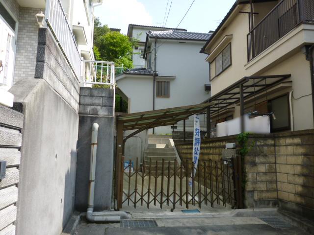 Local appearance photo. Property appearance (from the north)