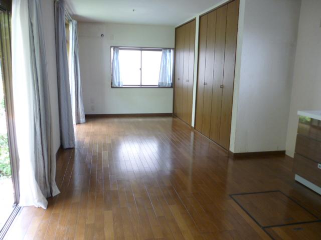 Living. Living (from the east)