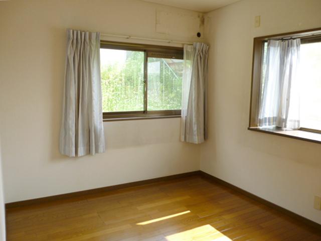 Non-living room. Second floor west Western-style