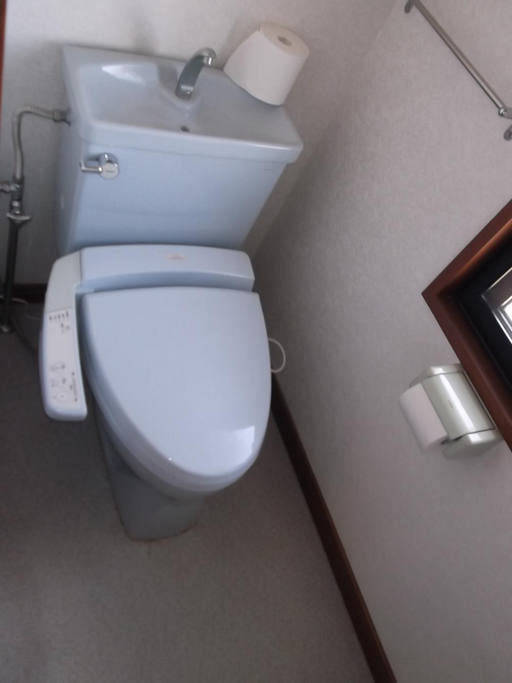 Toilet. Indoor (September 2013) Shooting