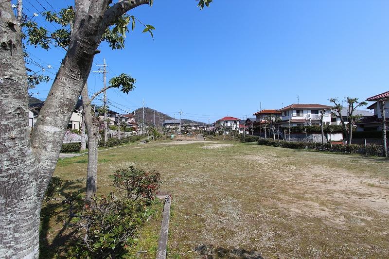 park. 400m to the United States Liquidambar park