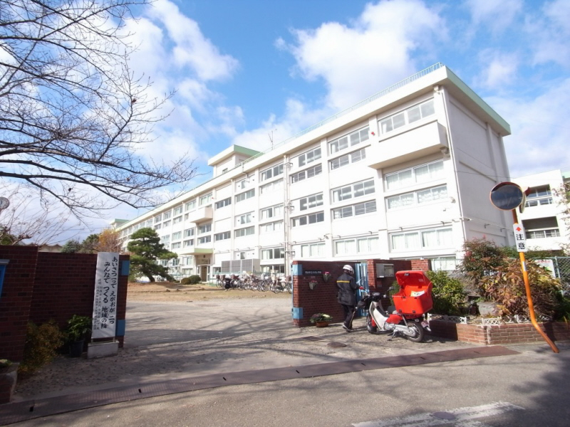 Primary school. Hisayo up to elementary school (elementary school) 555m