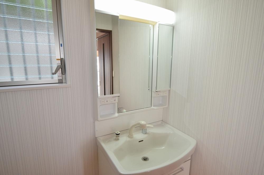 Wash basin, toilet. No. 2 place washstand ・ Washroom