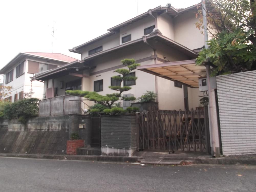 Local appearance photo. Local (11 May 2013) Shooting