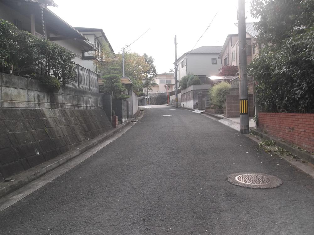 Local photos, including front road. Local (11 May 2013) Shooting