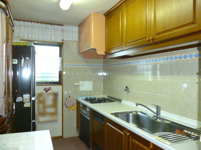 Kitchen. Kitchen about 5.2 Pledge