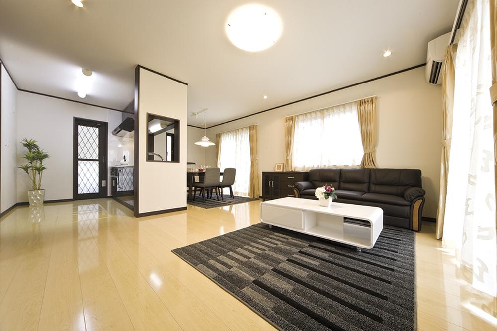 Same specifications photos (living)