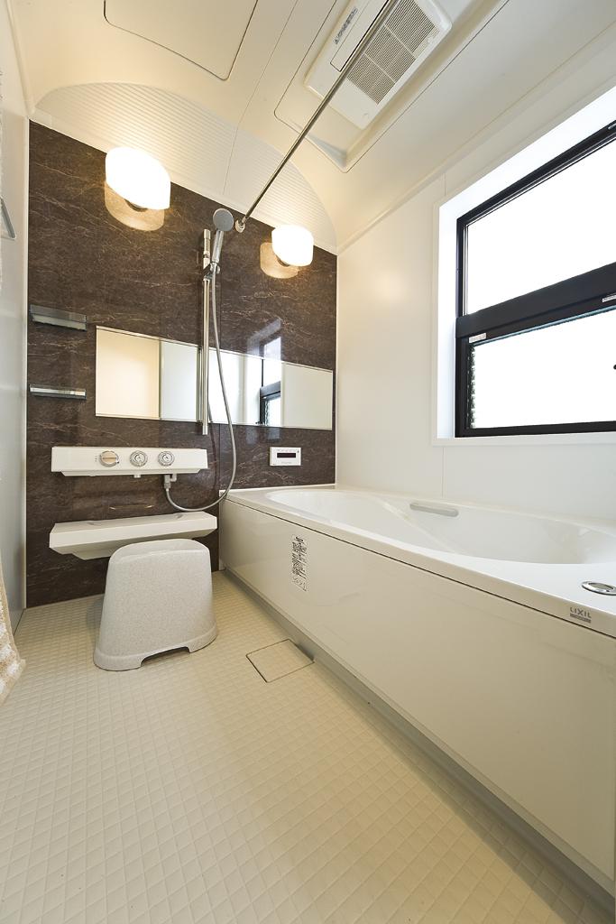 Same specifications photo (bathroom)