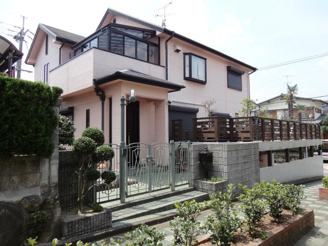 Local appearance photo. Property appearance (from the southeast side)