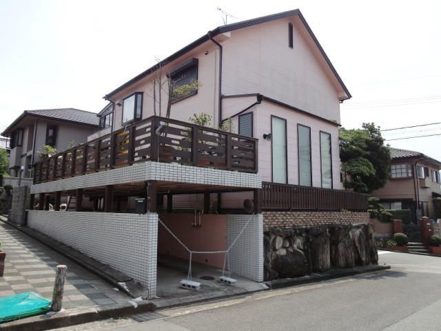 Local appearance photo. Property appearance (from the northeast side)