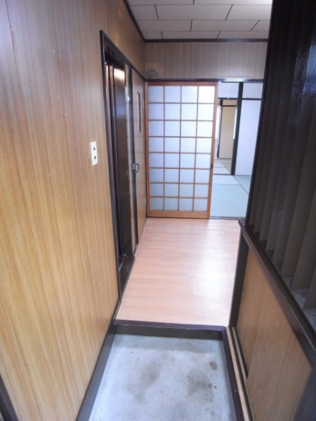 Entrance. This beautiful is this your rent of this age