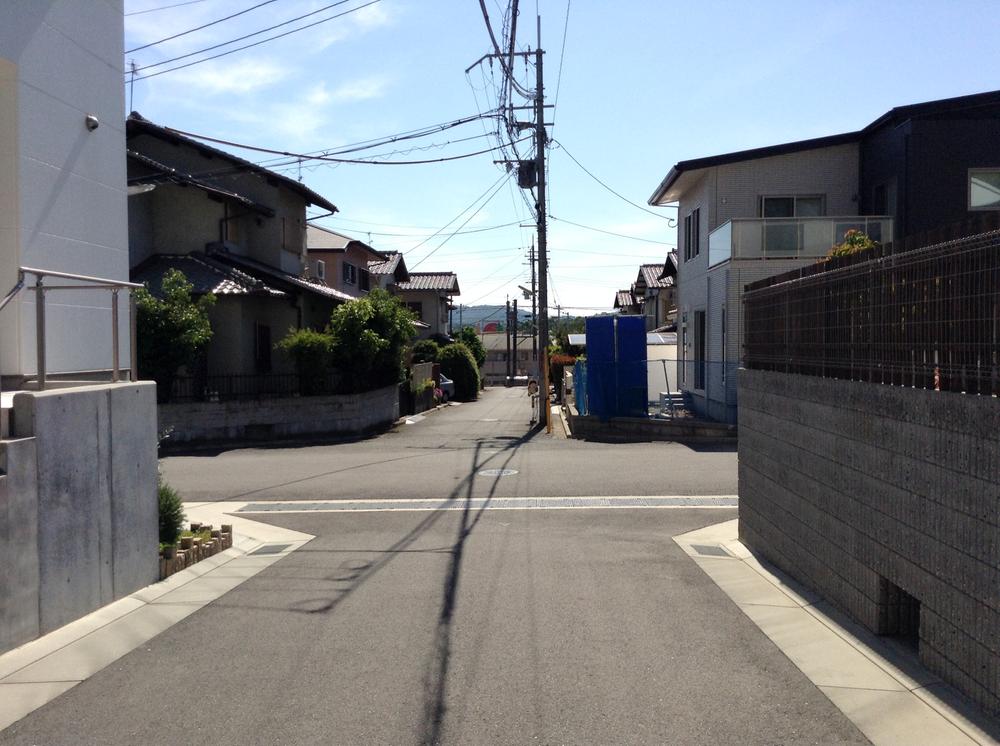 Local photos, including front road. local  Shooting Before the road is becoming easier to and out of the car has become a wide road.