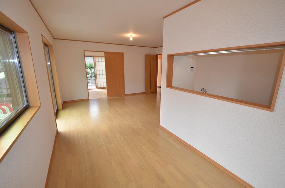 Living. Living Pictures