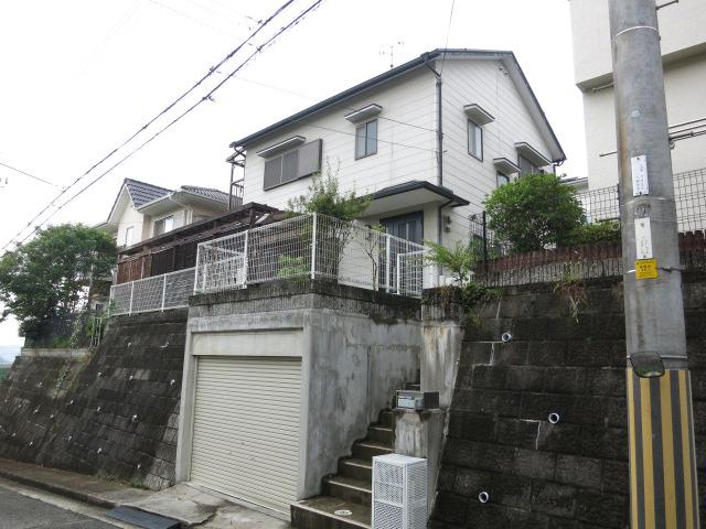 Local appearance photo. Property appearance (from the south)