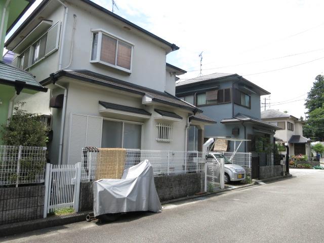 Local appearance photo. Property appearance (from the northeast side)