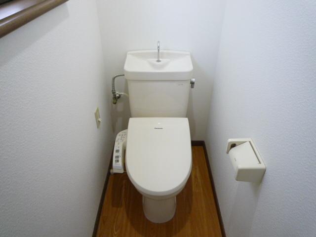 Toilet. Second floor toilet