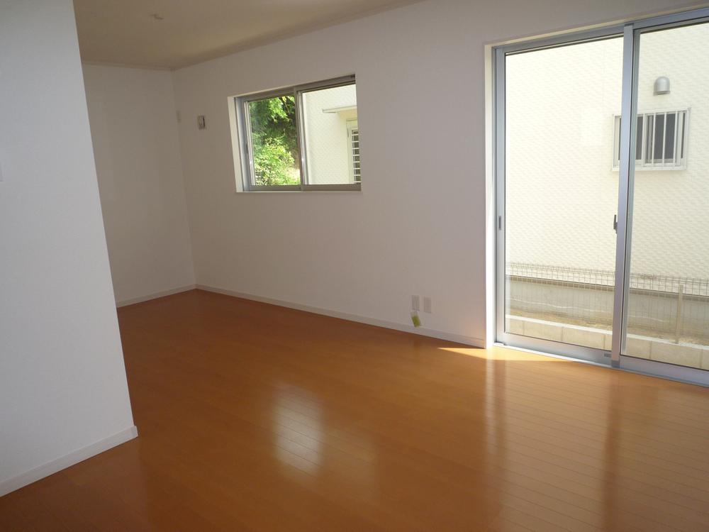 Living. Local (June 2013) Shooting