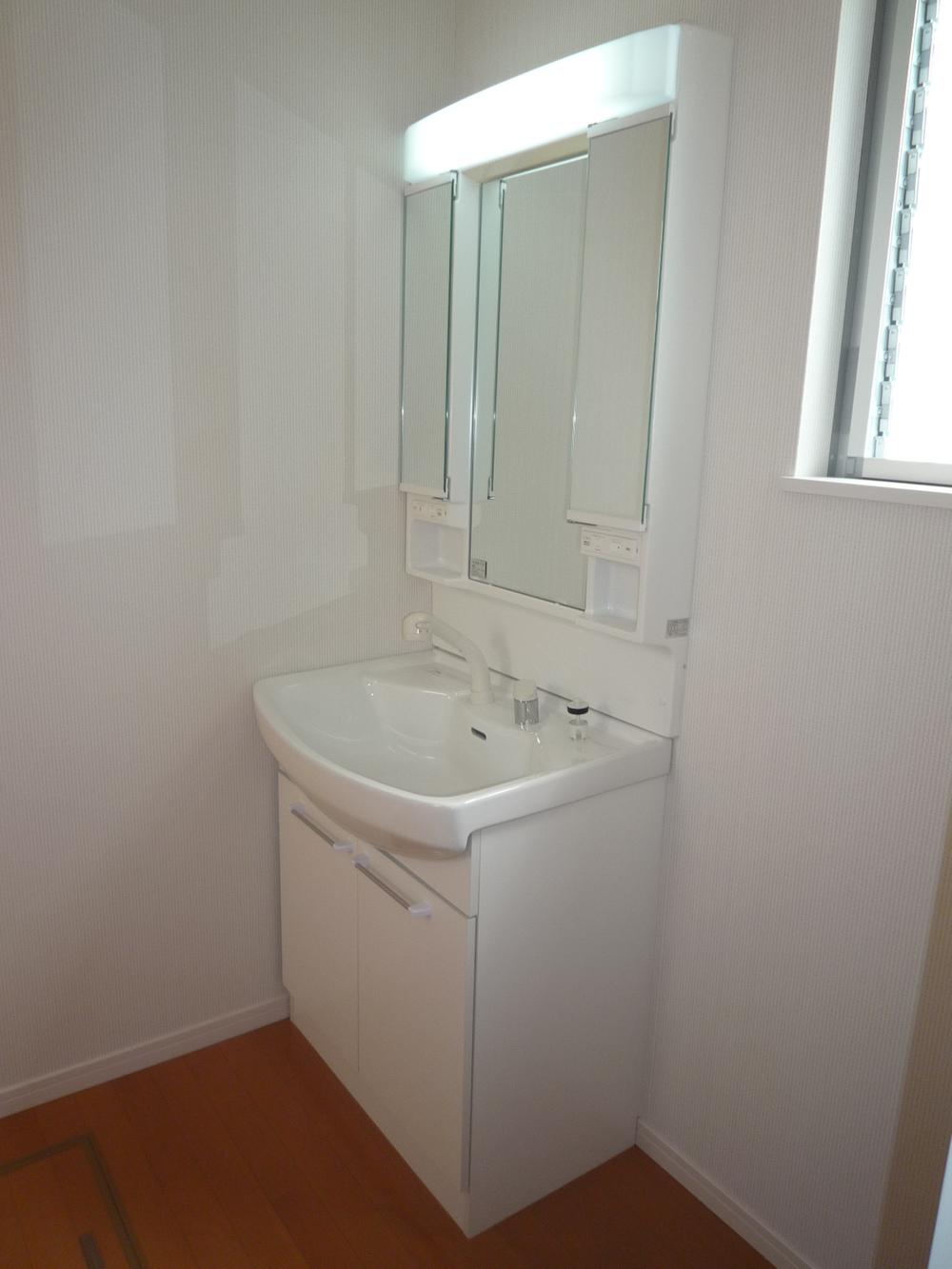 Wash basin, toilet. Local (June 2013) Shooting