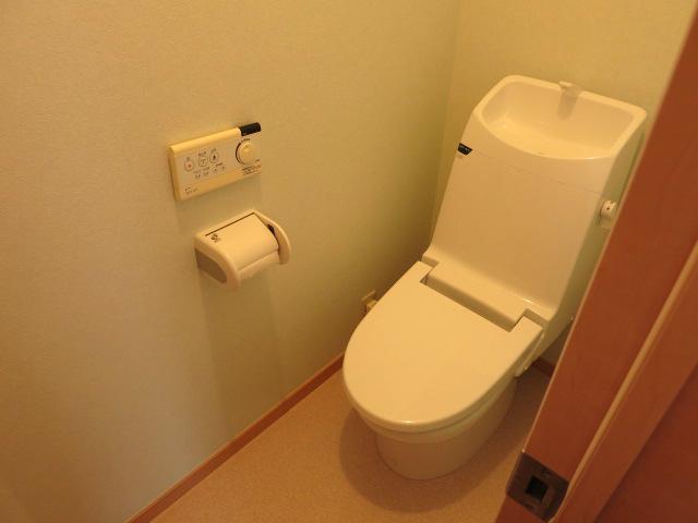 Toilet. Second floor toilet