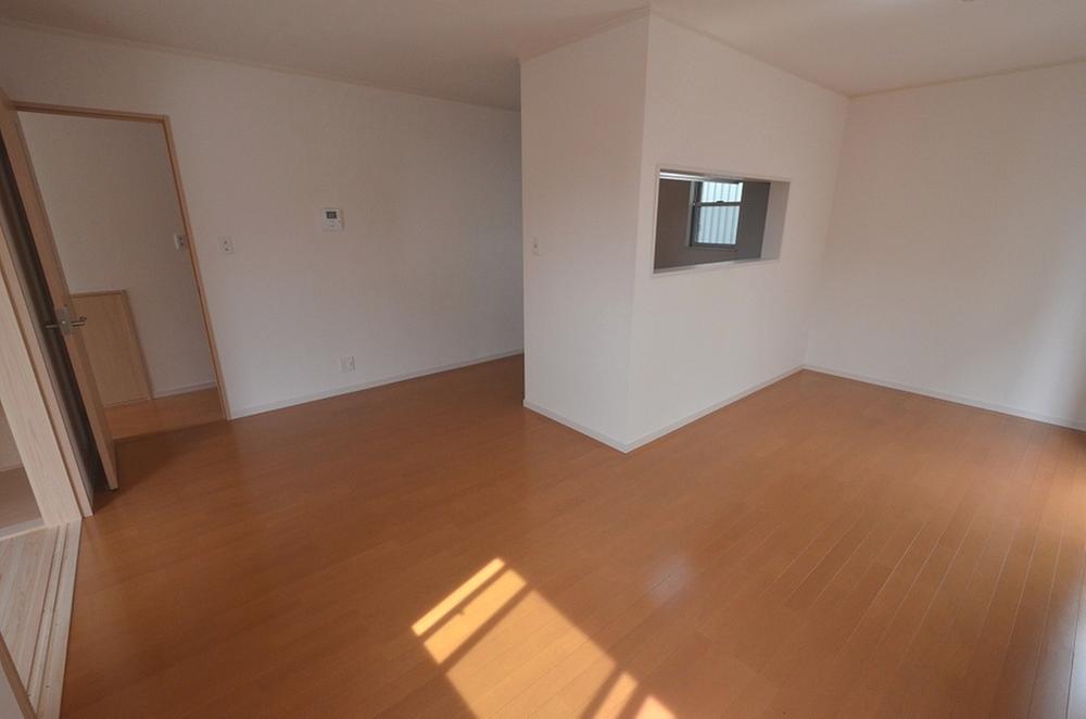 Same specifications photos (living). Living example of construction photos of