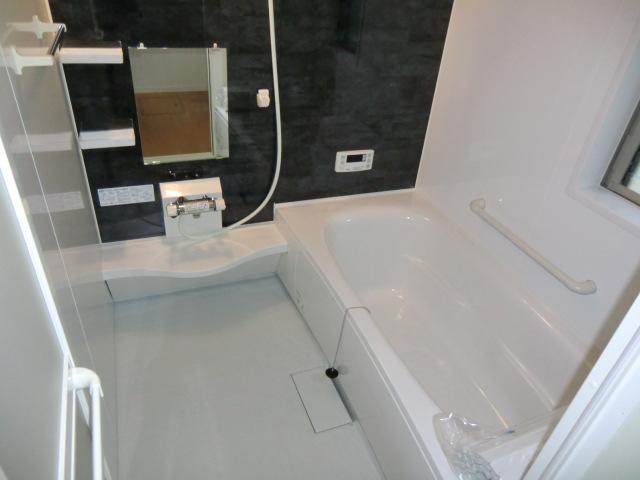 Bathroom. Local photo (bathroom) Bathroom with bathroom heating dryer!