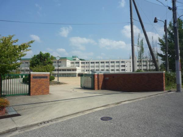 Junior high school. Midoridai until junior high school 450m Midoridai junior high school