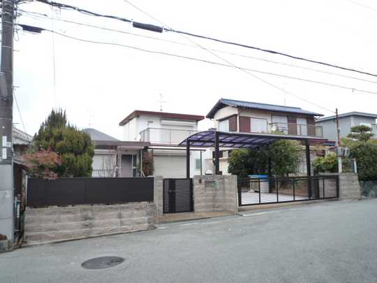 Local appearance photo. Property appearance (from the south)