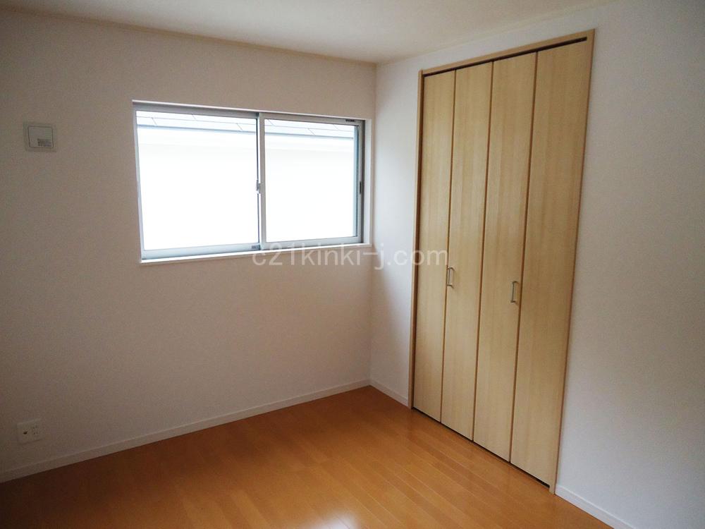 Other introspection. Local photo (No. 6 land Western-style)