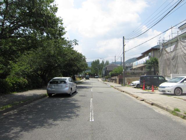 Local photos, including front road. Property of the southeast side of the front road (from the northeast side)