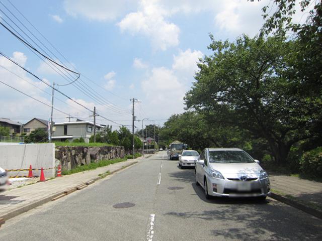 Local photos, including front road. Property of the southeast side of the front road (from the southwest side)