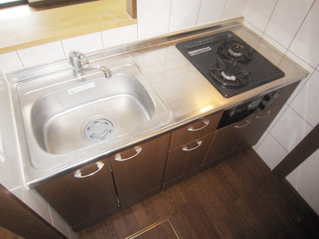 Kitchen. Two-burner gas system Kitchen