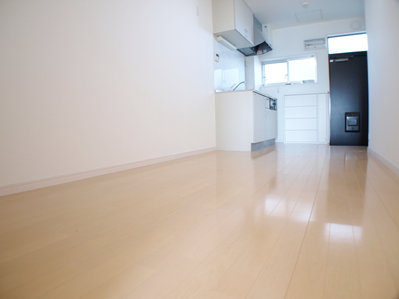 Living and room. It is the room very clean ~ (^^