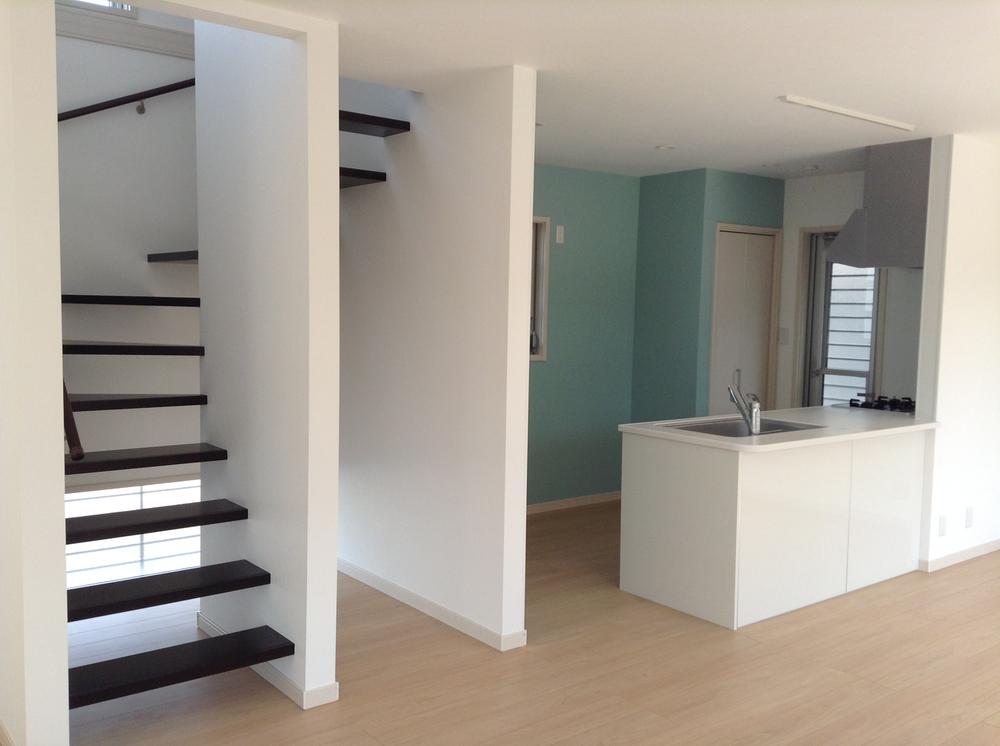 Other introspection. The interior is stylish coordinated by myself. 