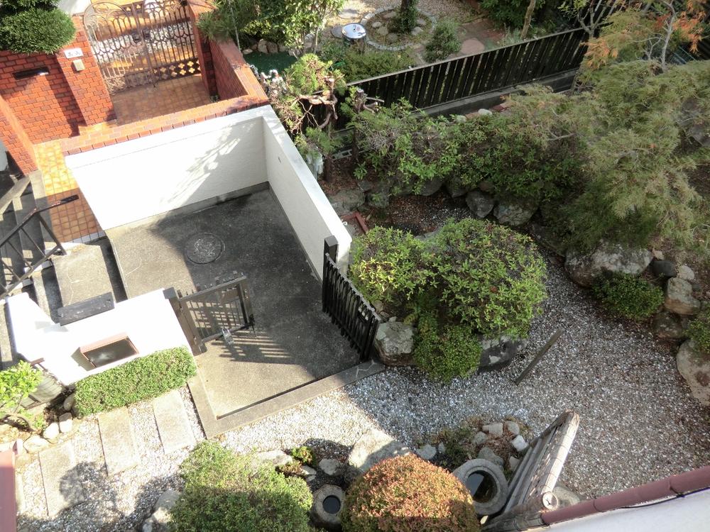 Garden. Take a picture of the garden from the second floor balcony