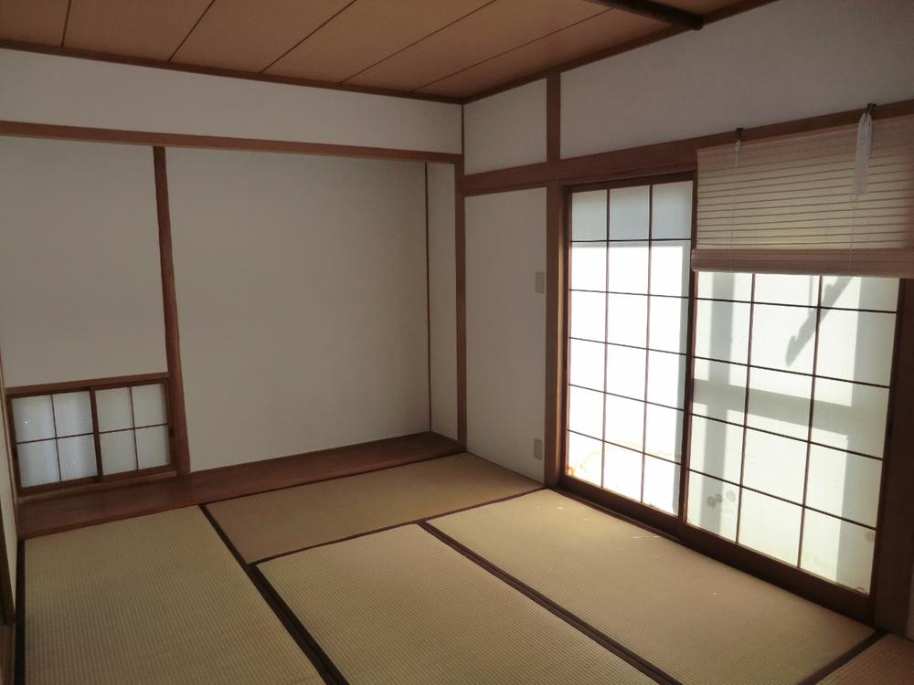 Non-living room. Photos of the first floor Japanese-style room