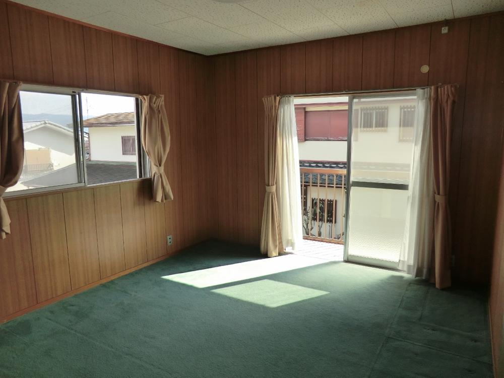 Non-living room. Second floor Western-style photo