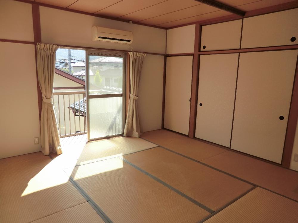 Non-living room. Second floor Japanese-style room photo