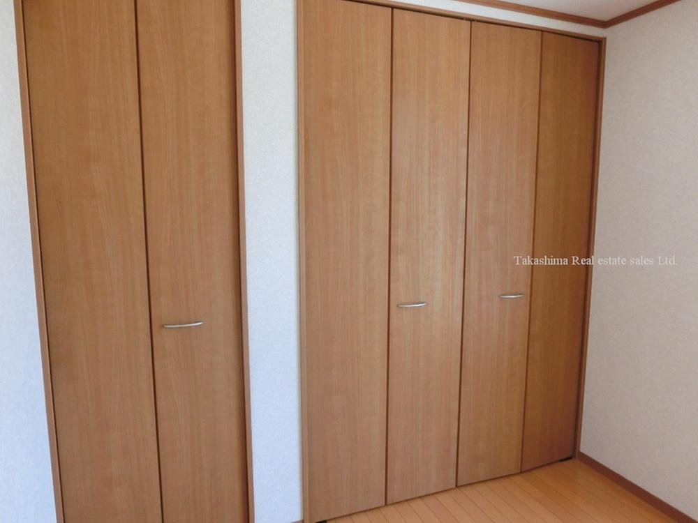 Same specifications photos (Other introspection). There are all rooms housed. 