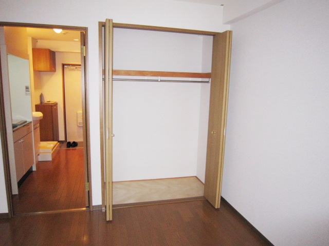 Receipt. Wide closet