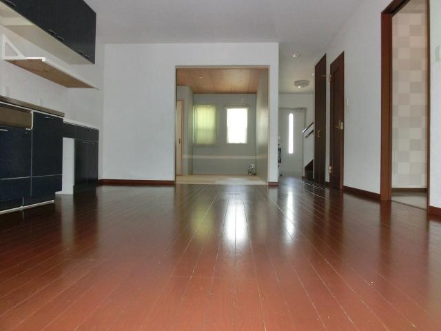 Kitchen. Local (August 2013) Shooting