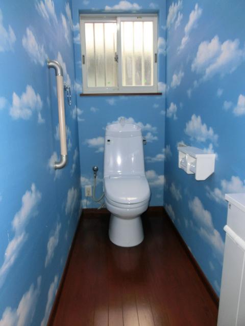 Toilet. Local (August 2013) Shooting