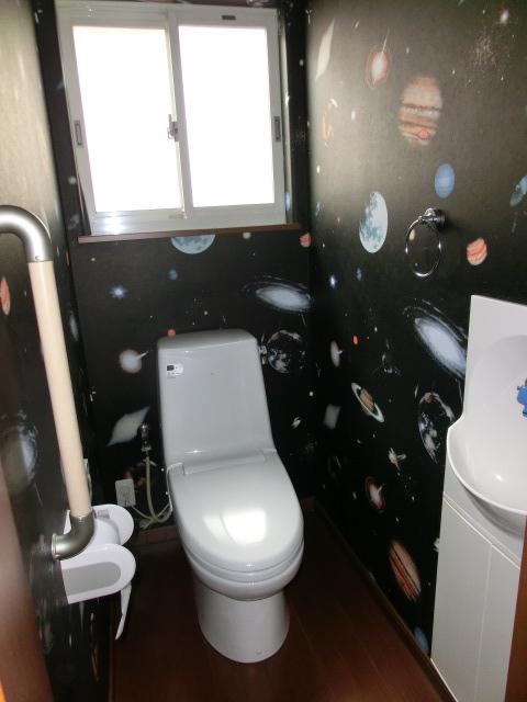 Toilet. Local (August 2013) Shooting