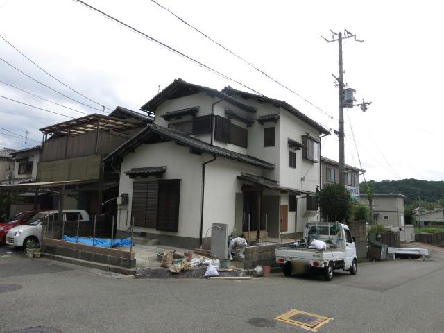 Local appearance photo. Property appearance (from the northeast side)