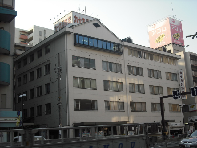 Hospital. 1200m up to ninety Memorial Hospital (Hospital)