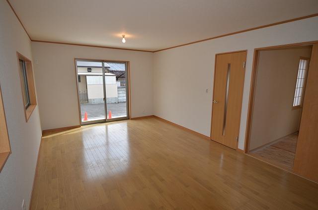 Same specifications photos (living). Living of construction cases