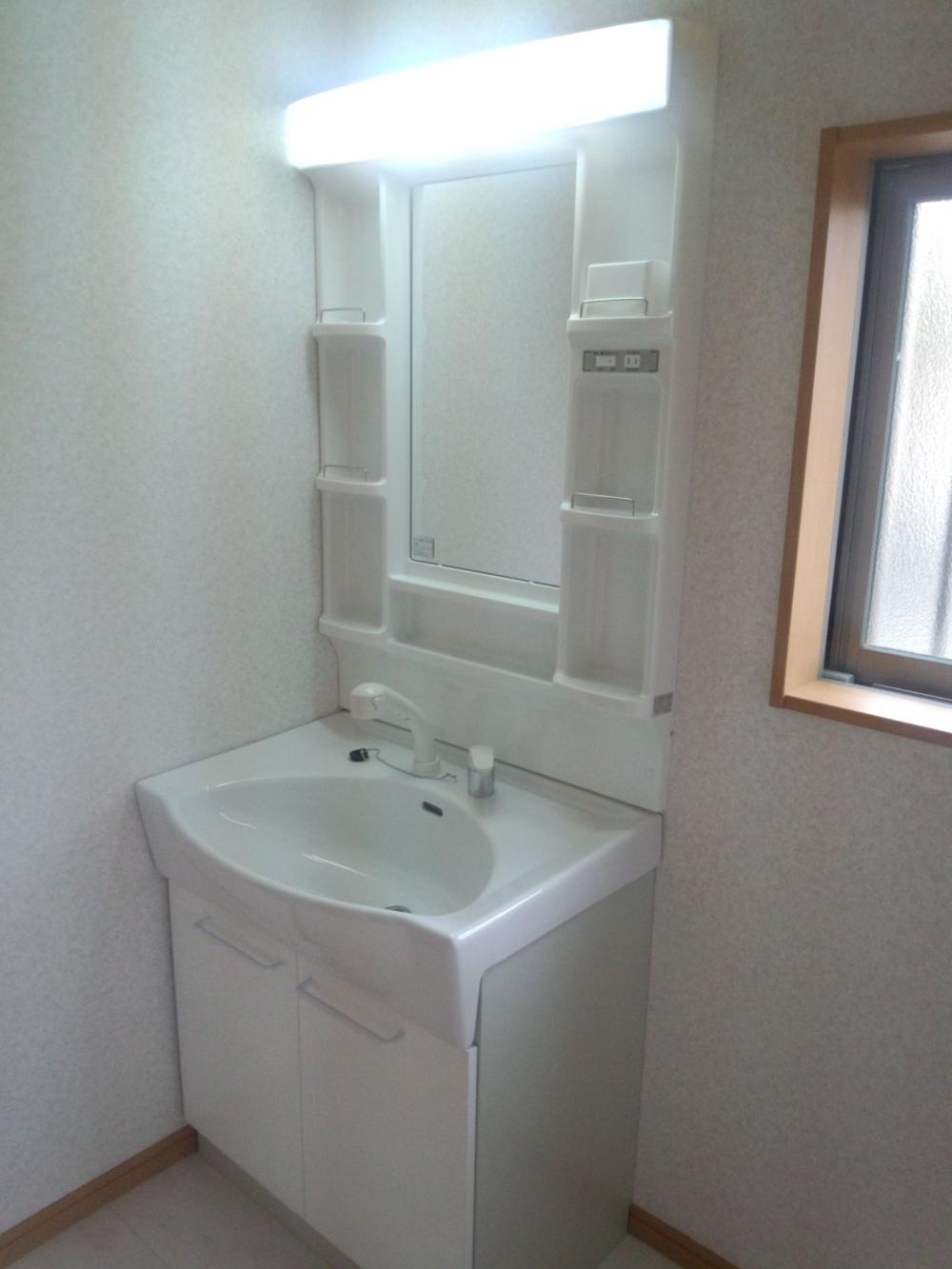 Wash basin, toilet. Indoor (2013 9) Shooting